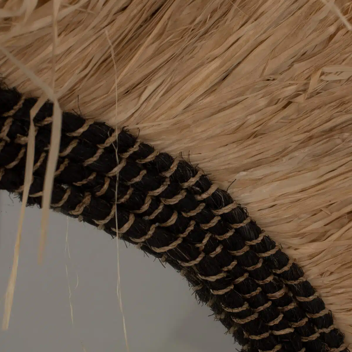 ΚΑΘΡΕΠΤΗΣ ΤΟΙΧΟΥ ΣΤΡΟΓΓΥΛΟΣ ΙΝΕΣ ΣΙΖΑΛ ΚΑΙ ΑΜΠΑΚΑ ΣΕ ΧΡΩΜΑ ΦΥΣΙΚΟ ΜΑΥΡΟ Φ90εκ.HM7746 - Image 5