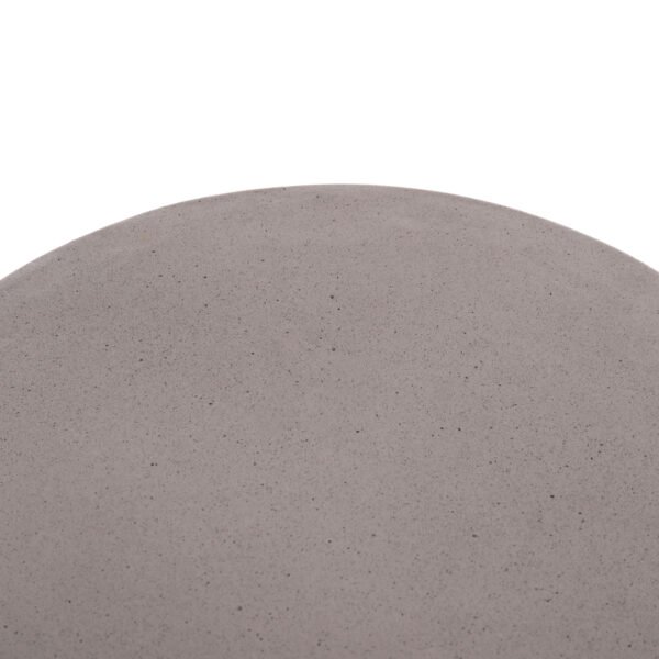 ΒΟΗΘΗΤΙΚΟ ΤΡΑΠΕΖΙ ΣΤΡΟΓΓΥΛΟ DELIA HM18167.03 FIBER CEMENT ΓΚΡΙ & RATTAN Φ40x45Υεκ - Image 5