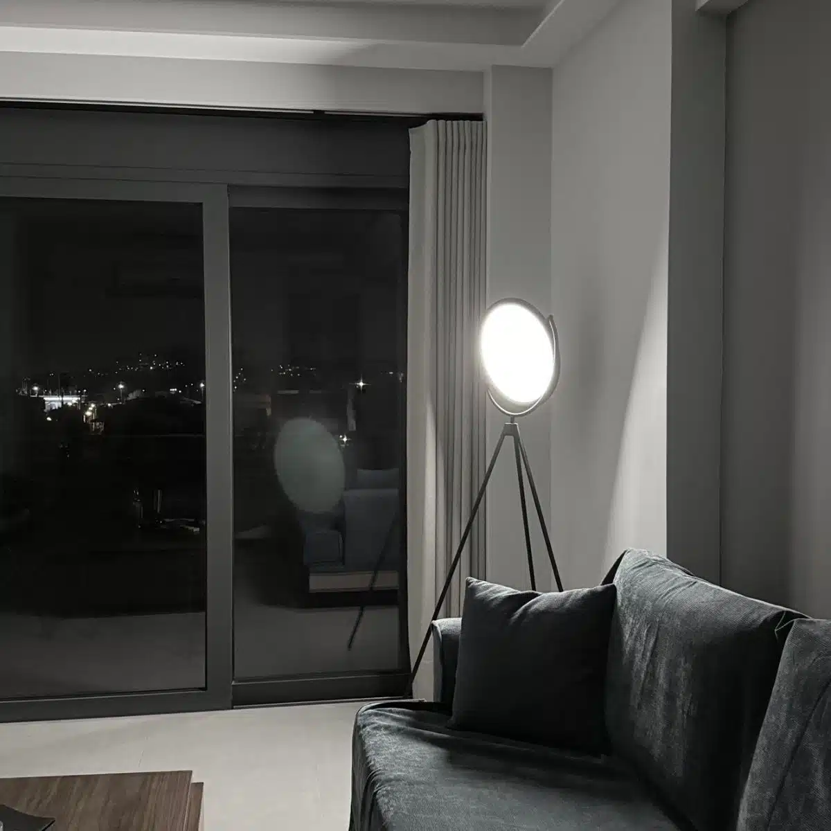 GB111 LED Minimal Μεταλλικό Φωτιστικό Δαπέδου